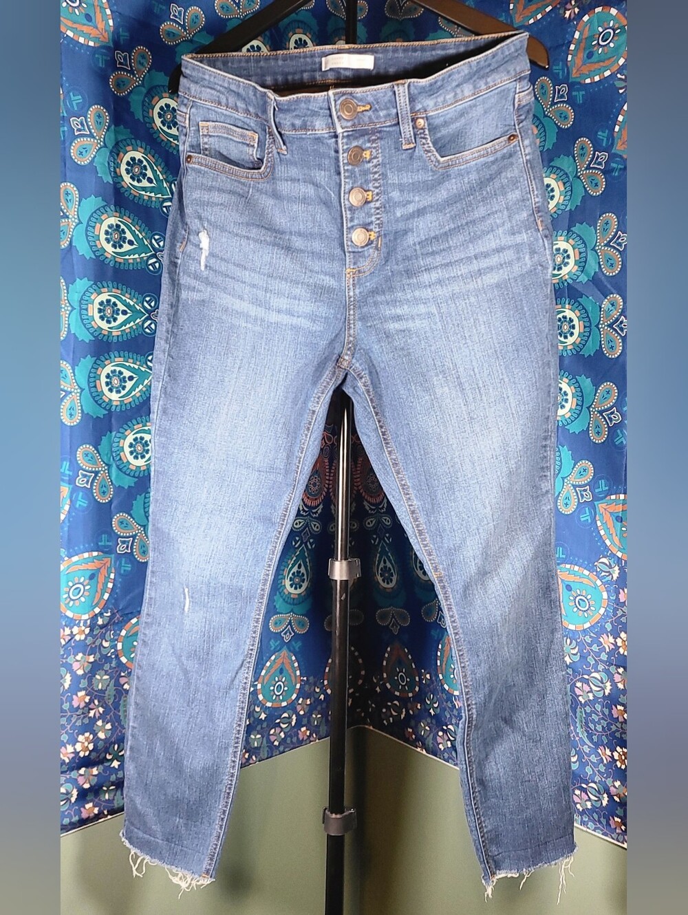 LC Lauren Conrad Light Blue Button-Fly Cropped Jeans
